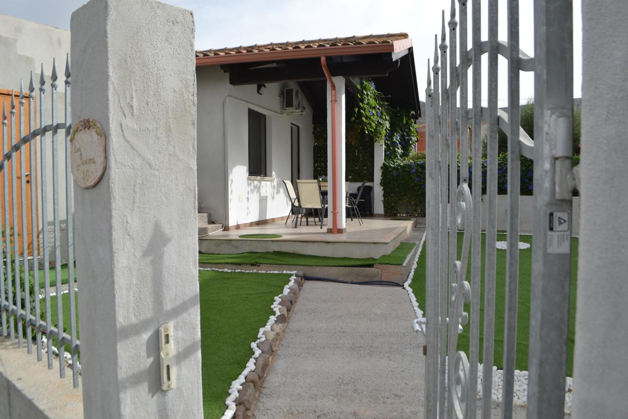 Casa Giovanna San Giovanni Suèrgiu Eksteriør bilde